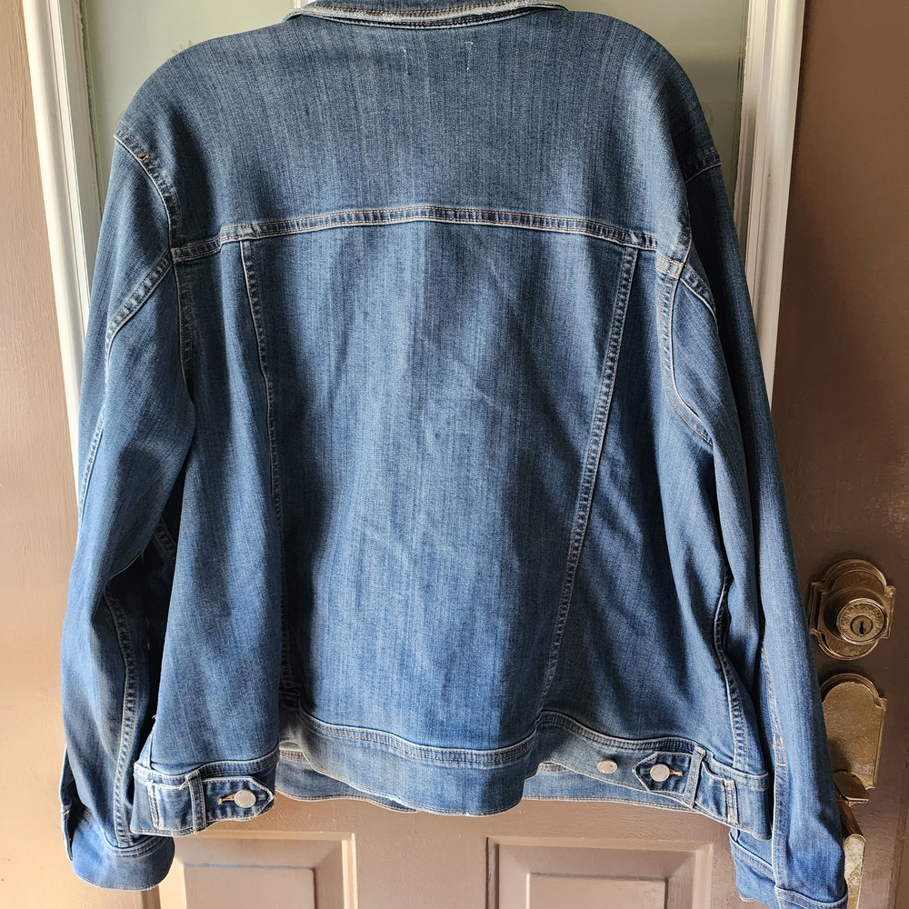 EVRI Classic Blue Jean Jacket - Picture 4 of 4